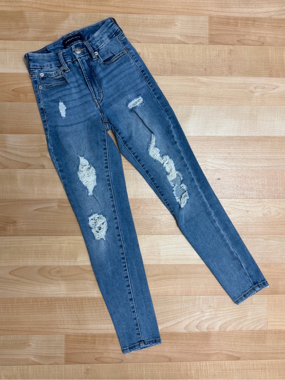 Aeropostale High Rise Curvy Jegging Size 000 Distressed